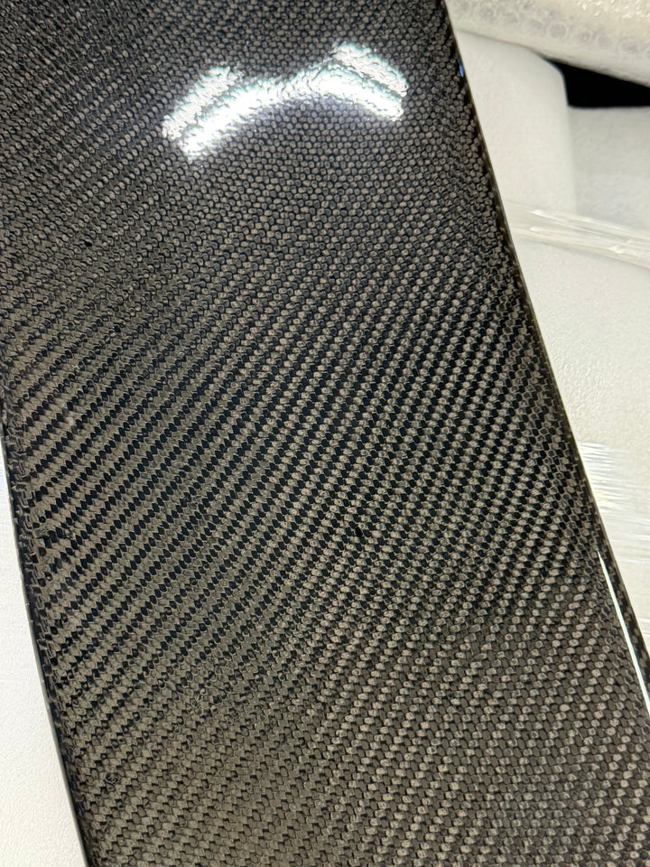 Actual outlet unit SPOILER-177-BKCF-C-54 - surface marks, second angle