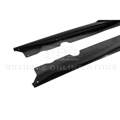 Close-up image of 2020-Up Corvette C8 5VM Style 2PCS Carbon Fiber Side Skirts Rocker Panel – enhances aerodynamics and gives the C8 a sleek, aggressive look.